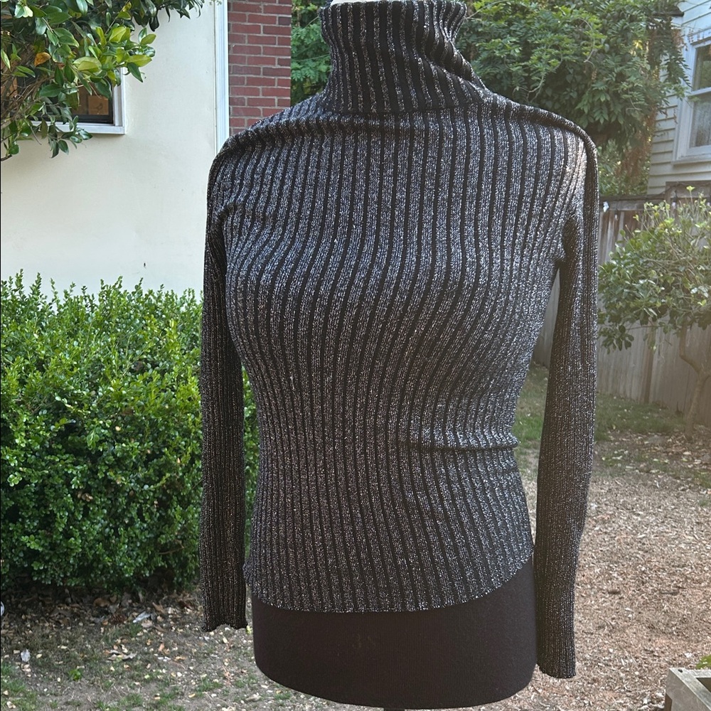 Speidel Black and Gray Ribbed Turtleneck Sweater